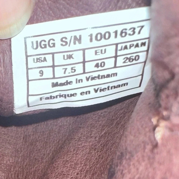 UGG Channing II women's Western Style Riding boots. Size 9 - Picture 10 of 11